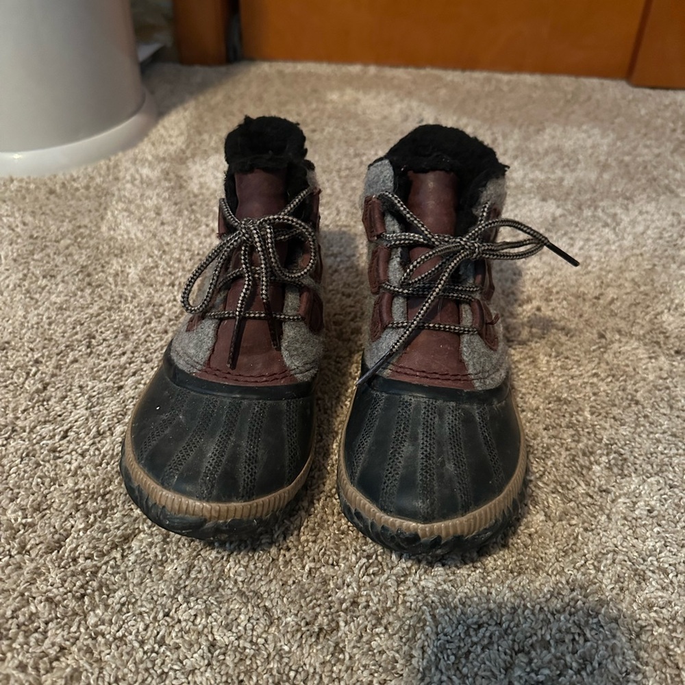 Sorel Black and Brown Ankle Boots